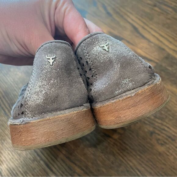 TRASK Ali Perforated Metallic Pewter Gray Leather Slip On Loafers - Picture 6 of 12